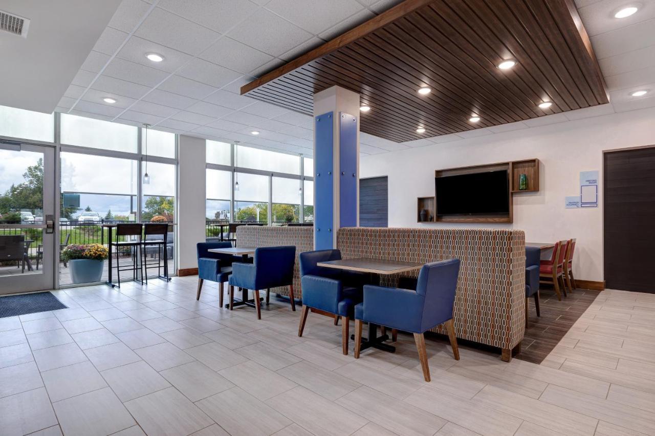 Holiday Inn Express & Suites - Grand Rapids South - Wyoming By Ihg Exterior foto